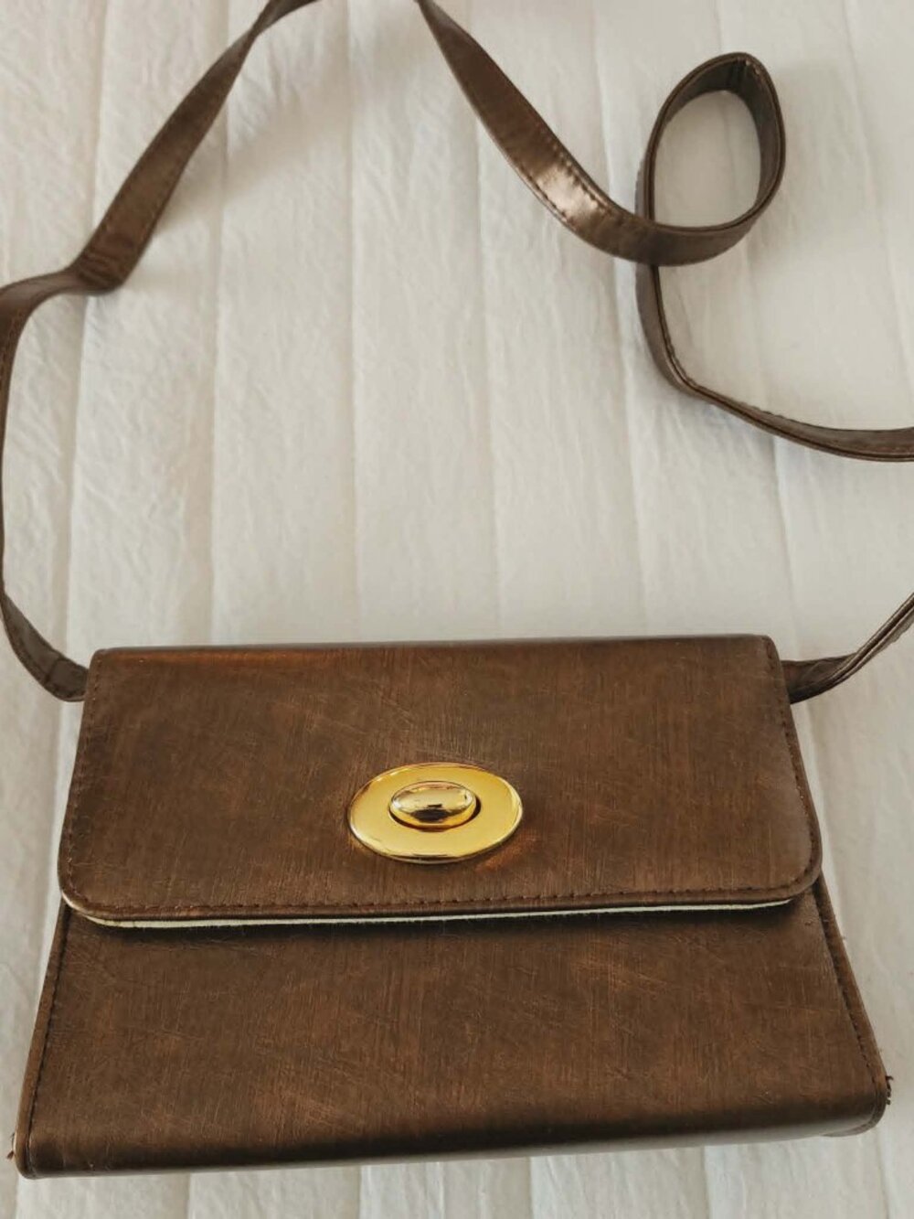 Vintage Tianni Brown Crossbody Shoulder Bag Gold Tone Clasp Classic Purse